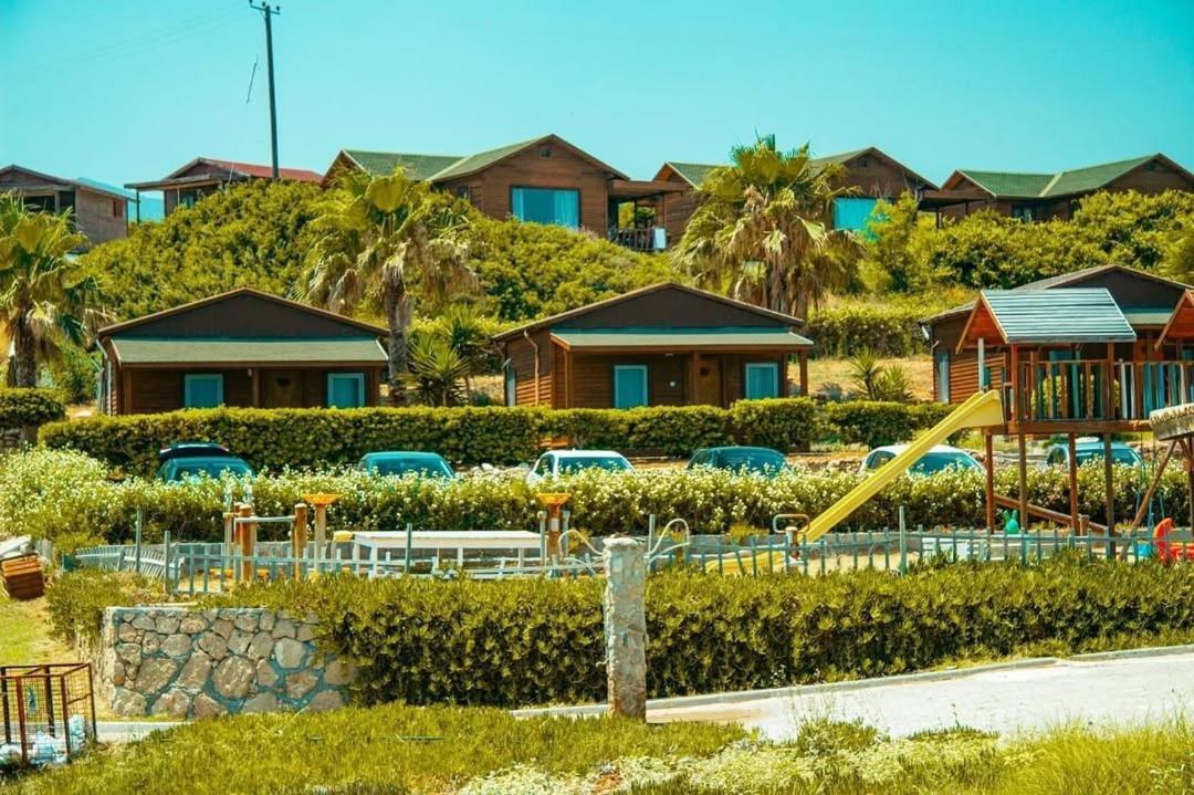 Zambak Holiday Village & Restaurant Superb Seafront Location ! Agios Georgios  外观 照片