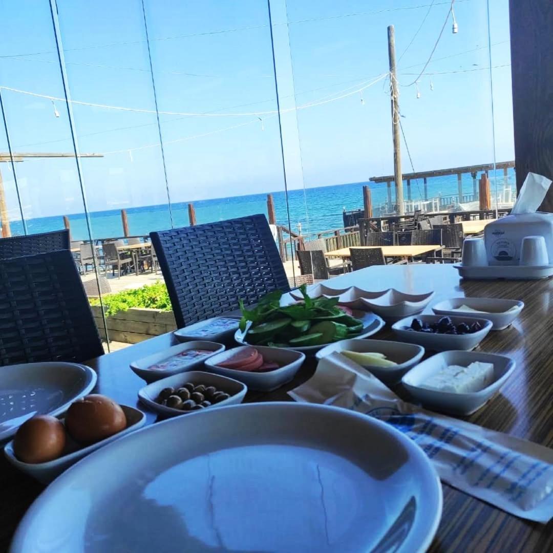 Zambak Holiday Village & Restaurant Superb Seafront Location ! Agios Georgios  外观 照片
