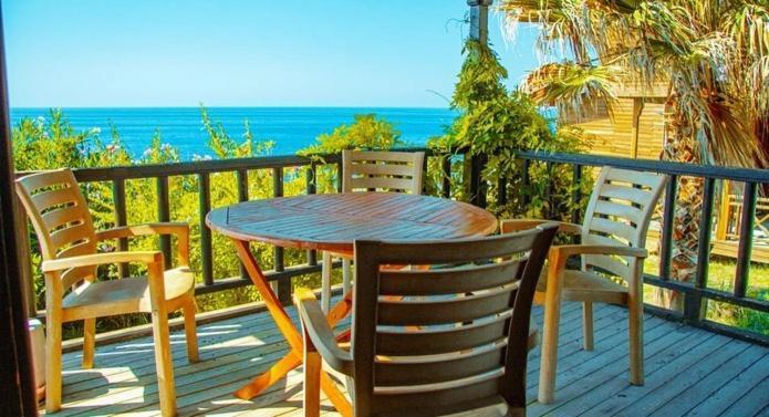 Zambak Holiday Village & Restaurant Superb Seafront Location ! Agios Georgios  外观 照片