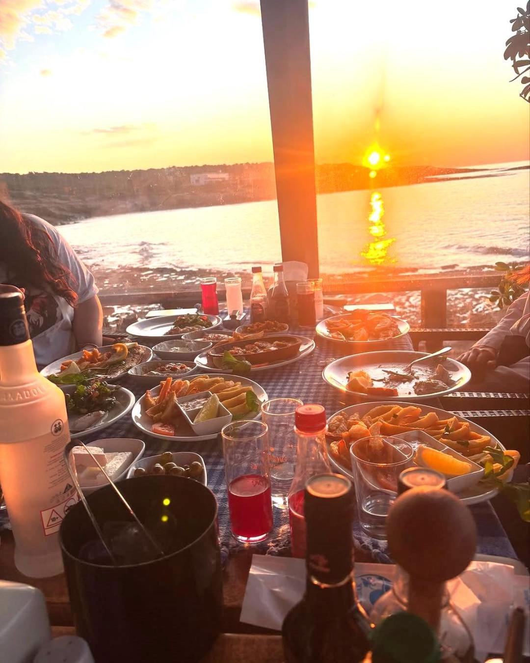 Zambak Holiday Village & Restaurant Superb Seafront Location ! Agios Georgios  外观 照片